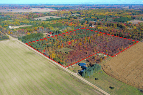 Aerial view of 28 acre land in Montcalm County Michigan